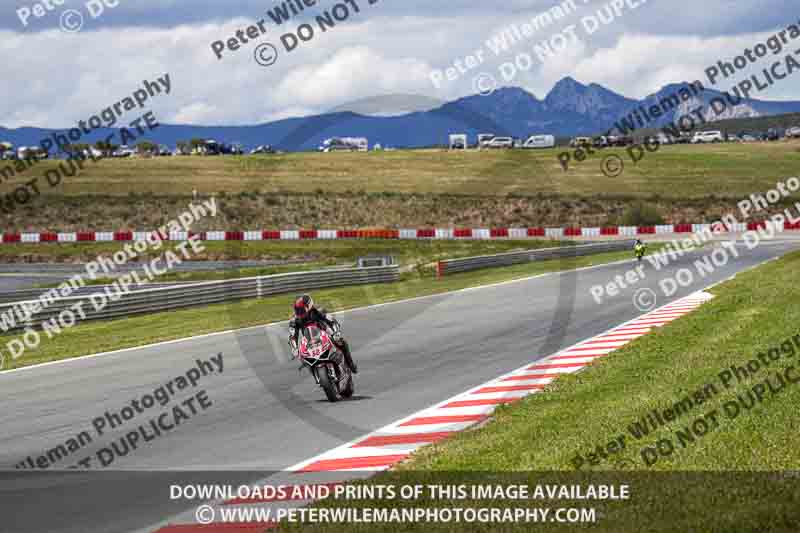 cadwell no limits trackday;cadwell park;cadwell park photographs;cadwell trackday photographs;enduro digital images;event digital images;eventdigitalimages;navarra;no limits trackdays;peter wileman photography;racing digital images;trackday digital images;trackday photos